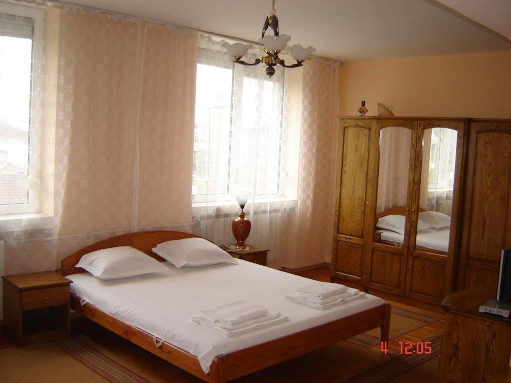 Kanclera Hotel Kaspichan Exterior foto